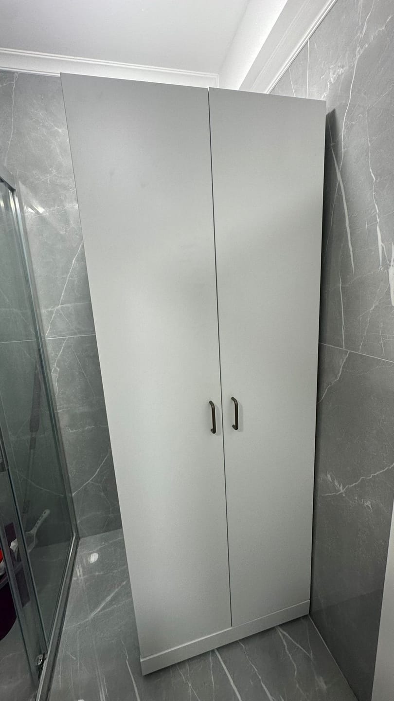 Customer photo review of Rani KD125 Çamaşır Makinesi Dolabı 2 Kapaklı Raflı Çekmeceli Banyo Dolabı Beyaz
