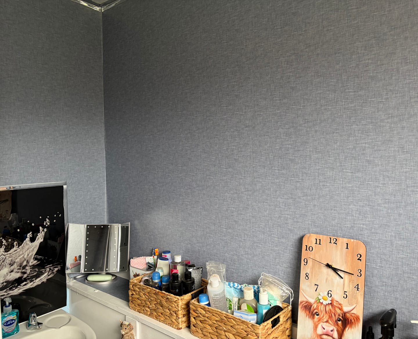 Customer photo review of Ashlyn - Dark Grey Fabric Effect Wallpaper