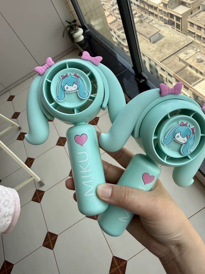 Customer photo review of Officially Licensed Hatsune Miku Portable USB Rechargeable Handheld Mini Fan