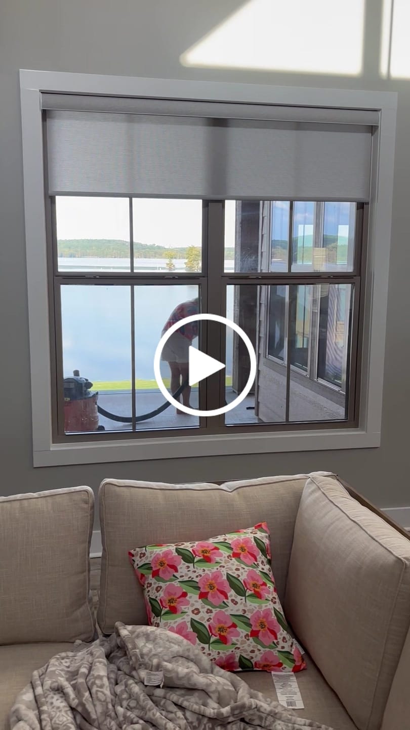 Customer video review of SmartWings Motorized Light Filtering Roller Shades 70% Blackout Safari
