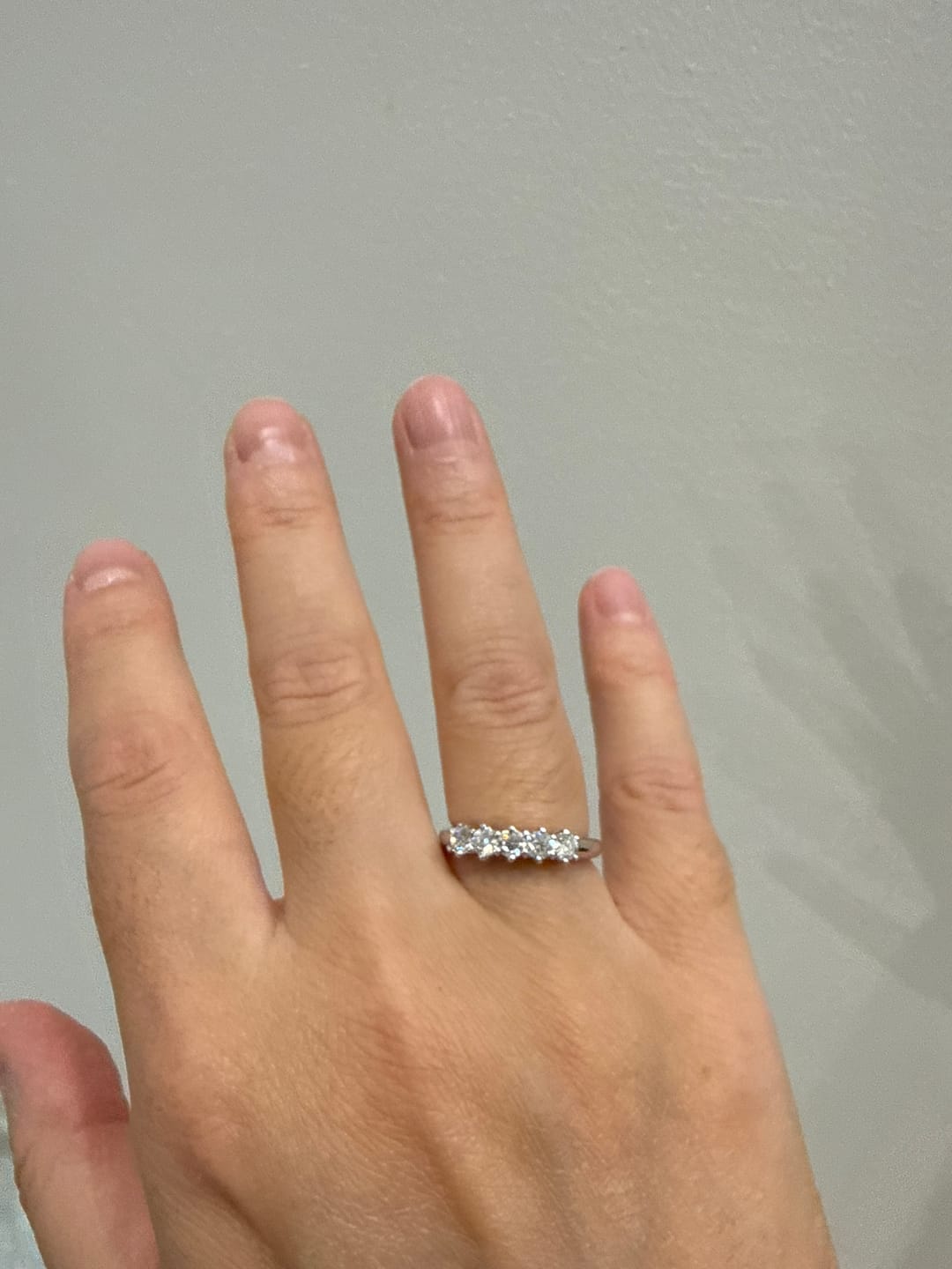 Customer photo review of Anello Mezza Veretta Shine Con Moissanite
