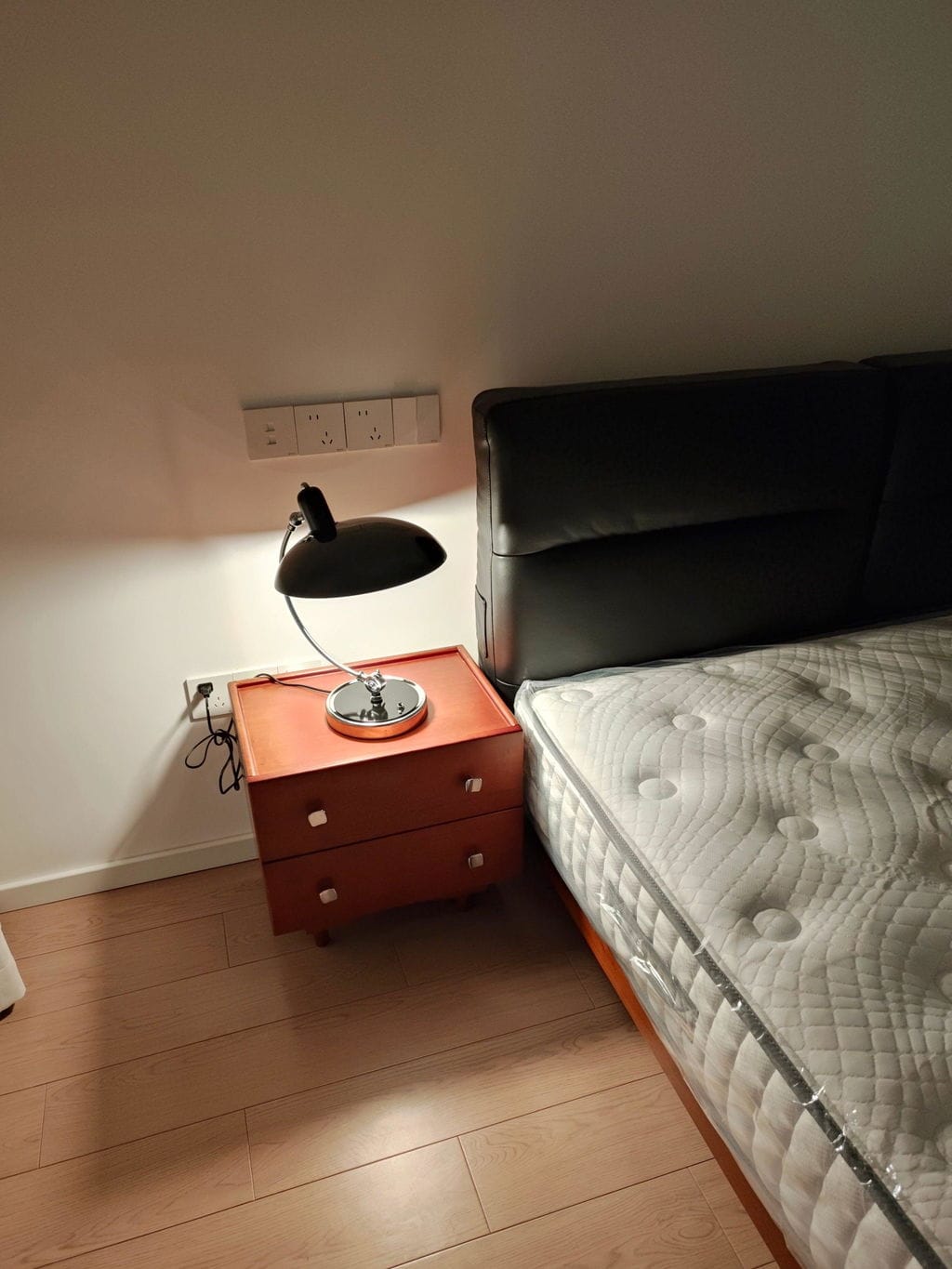 Customer photo review of Retro Desk Lamp, Metal Dome Shade, Curved Chrome Arm, 41 cm