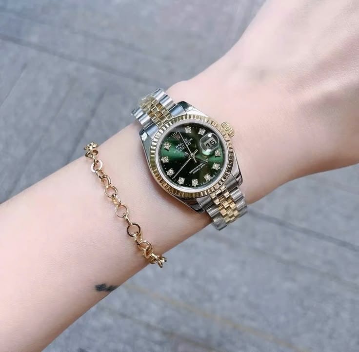 Customer photo review of Datejust Olive Green Diamond Dial Yellow Gold 278273 Automatic Watch