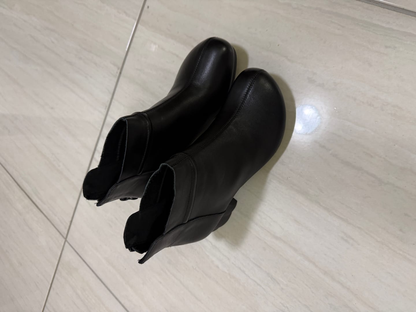 Customer photo review of Women Vintage Genuine Leather Mid Heel Ankle Boots