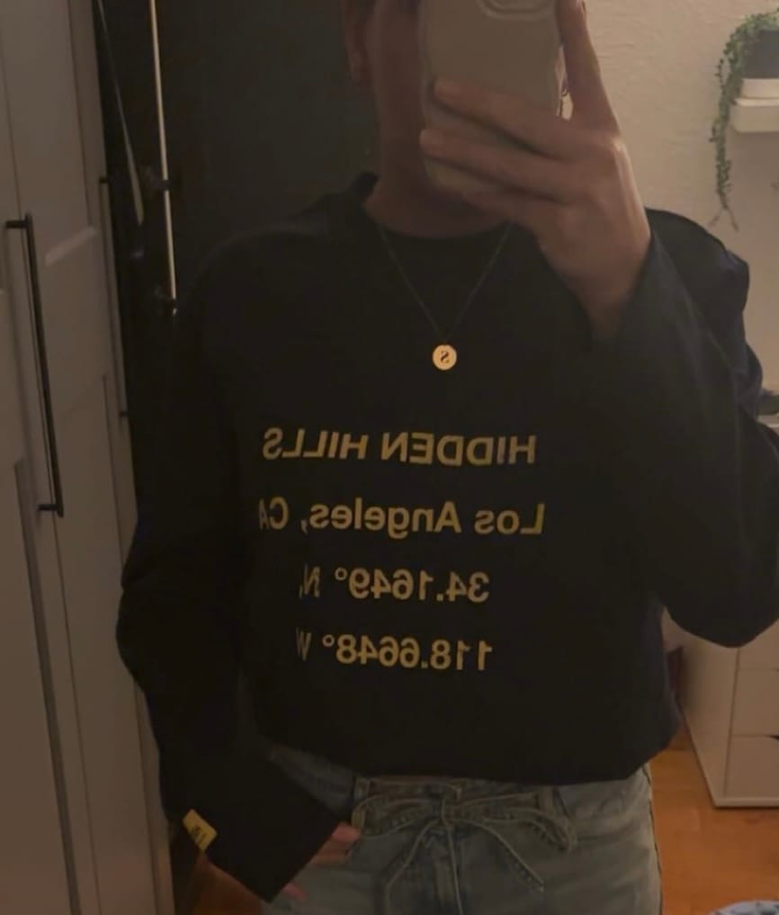 Customer photo review of VINTAGE LOGO LONGSLEEVE T-SHIRT AMBER/NAVY