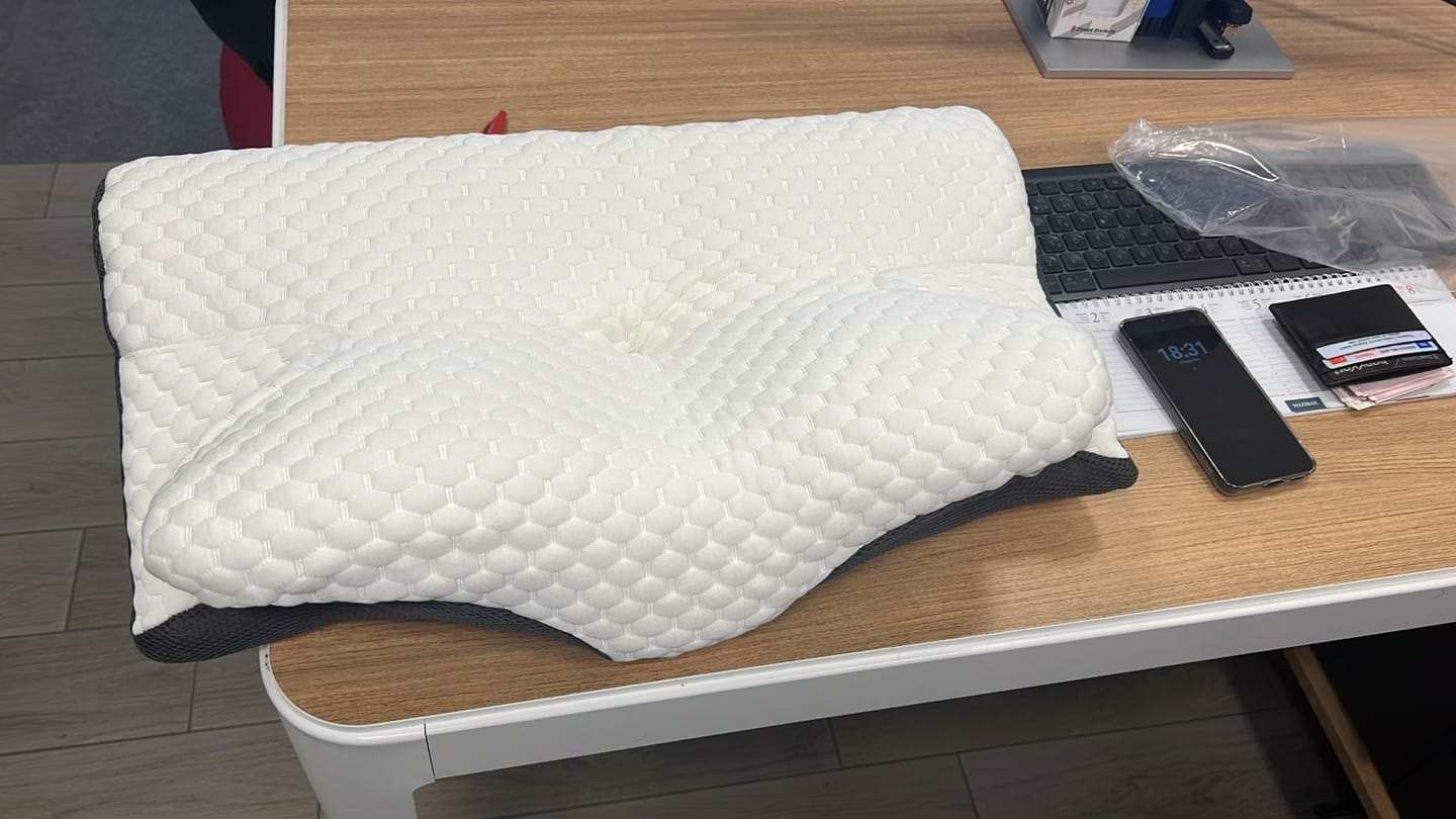 Customer photo review of Pillowen Visco Pillow with Neck Support