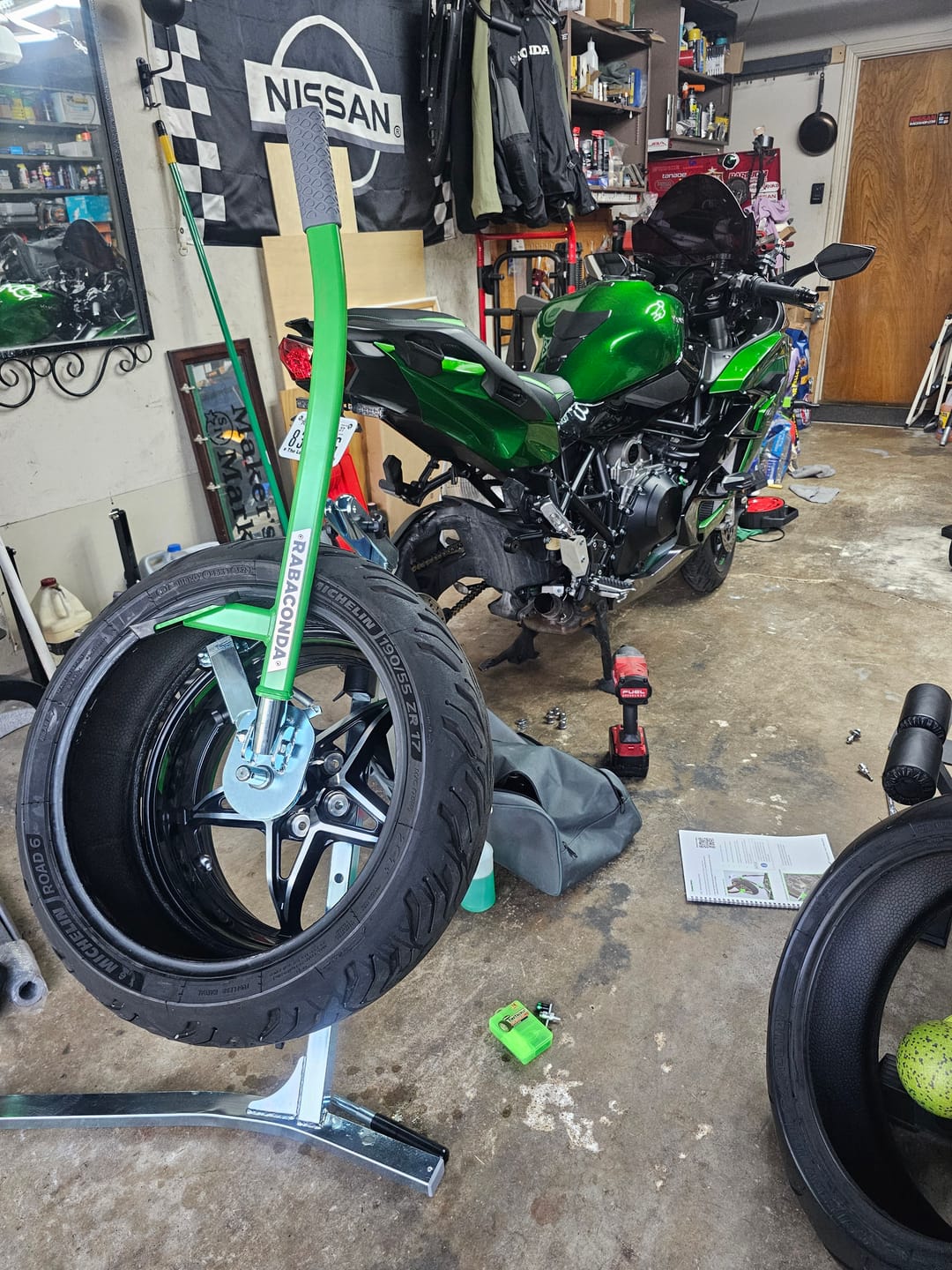 Customer photo review of Universal Big Hub Adapter (32-68mm) for Street Bike Tire Changer