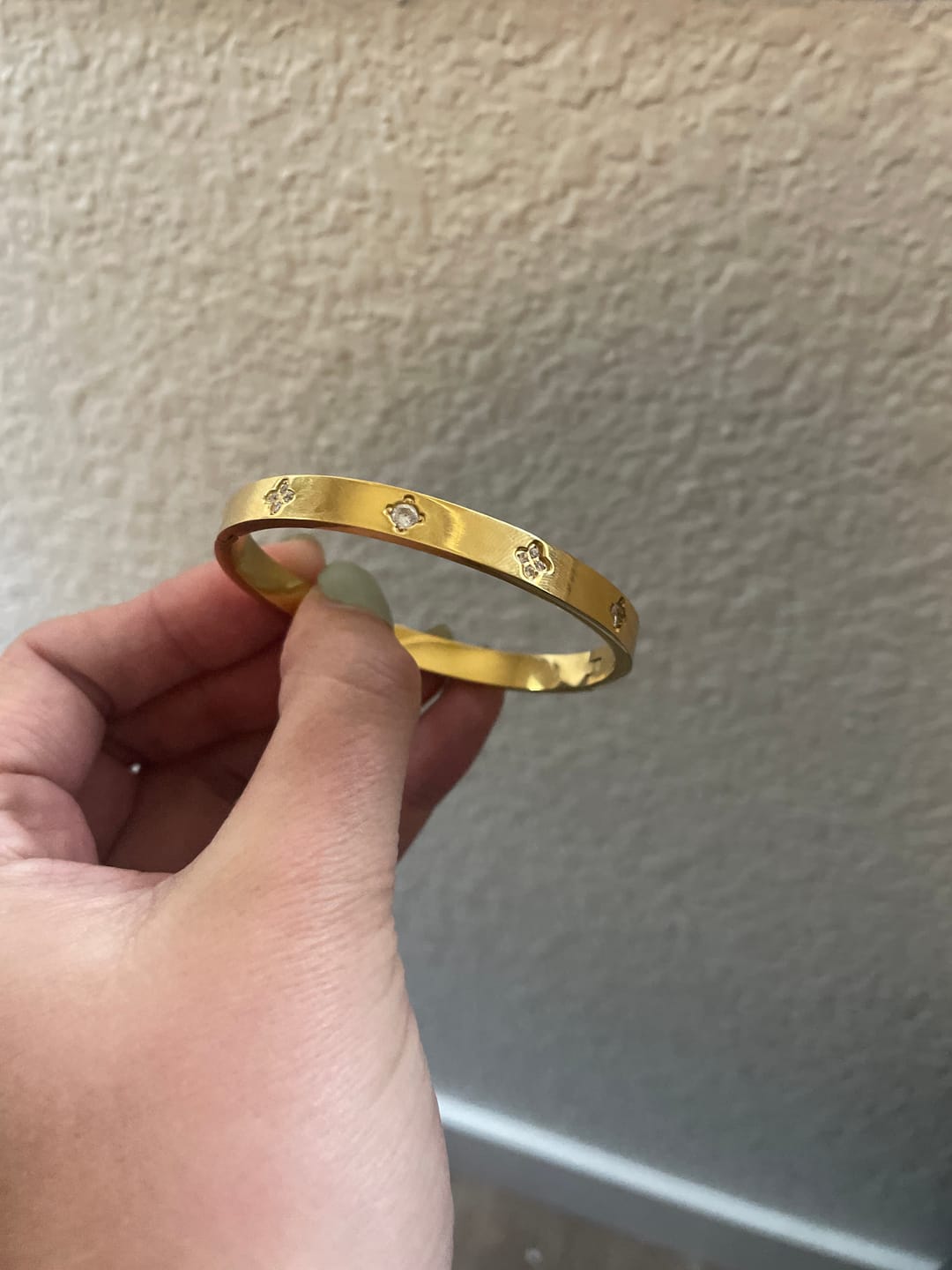 Customer photo review of Gold Clover Bangle