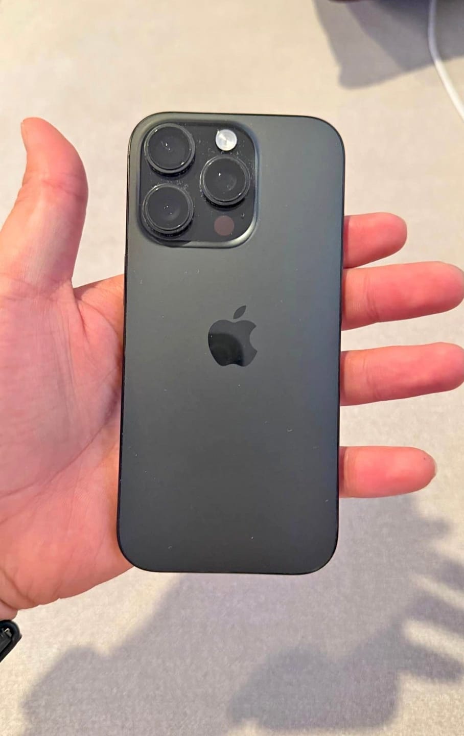 Customer photo review of iPhone 16 Pro