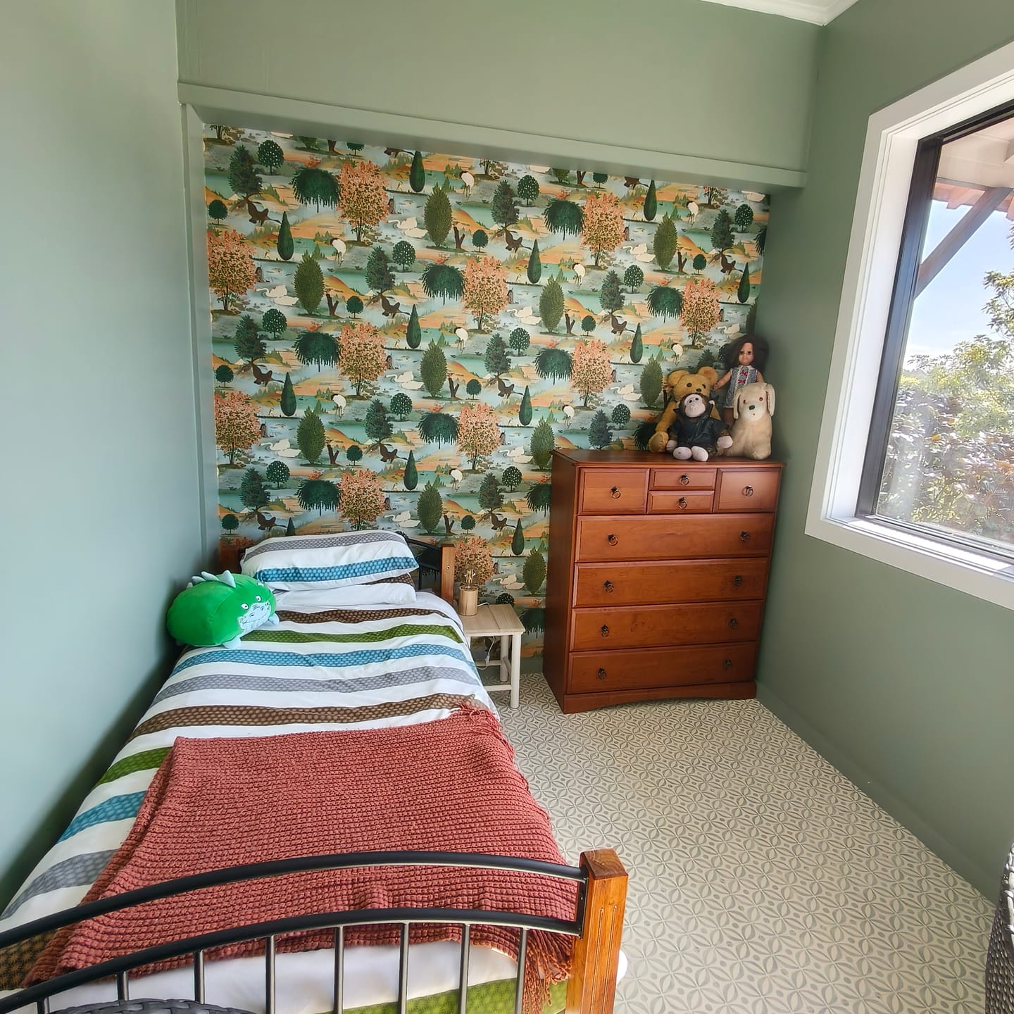 Customer photo review of Tundra - Scenic Landscape Wallpaper - Orange/Green - Last 20 Rolls