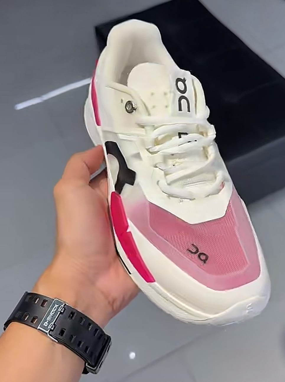 Customer photo review of Roger Pro 2 White Pink - RWP