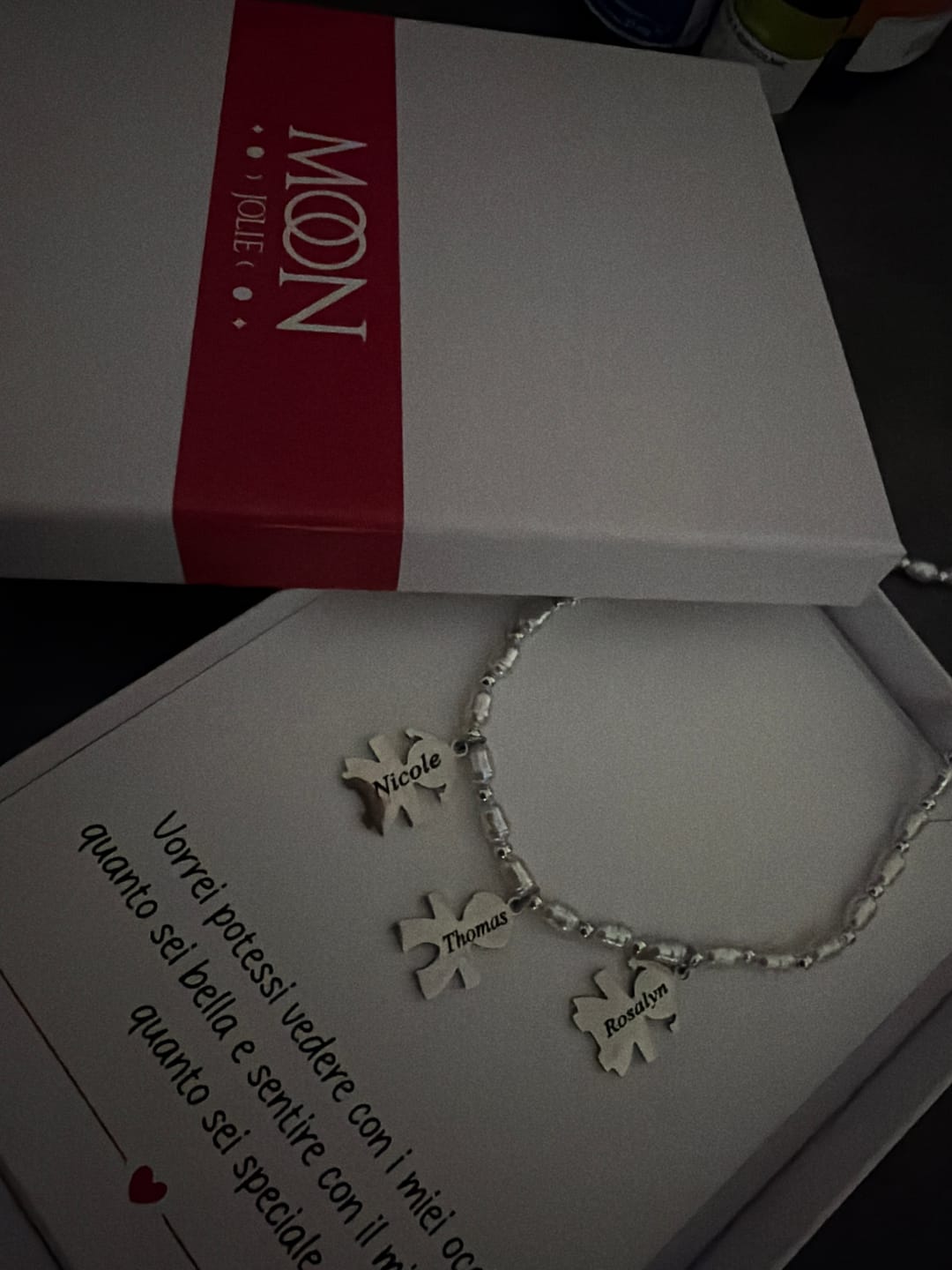 Customer photo review of Girocollo perline con bambini e incisione