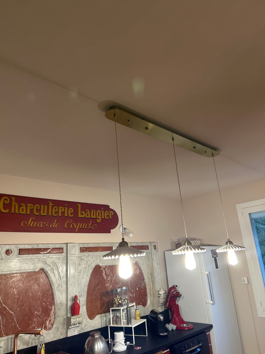 Customer photo review of Socle de plafond rectangulaire pour suspensions multiples