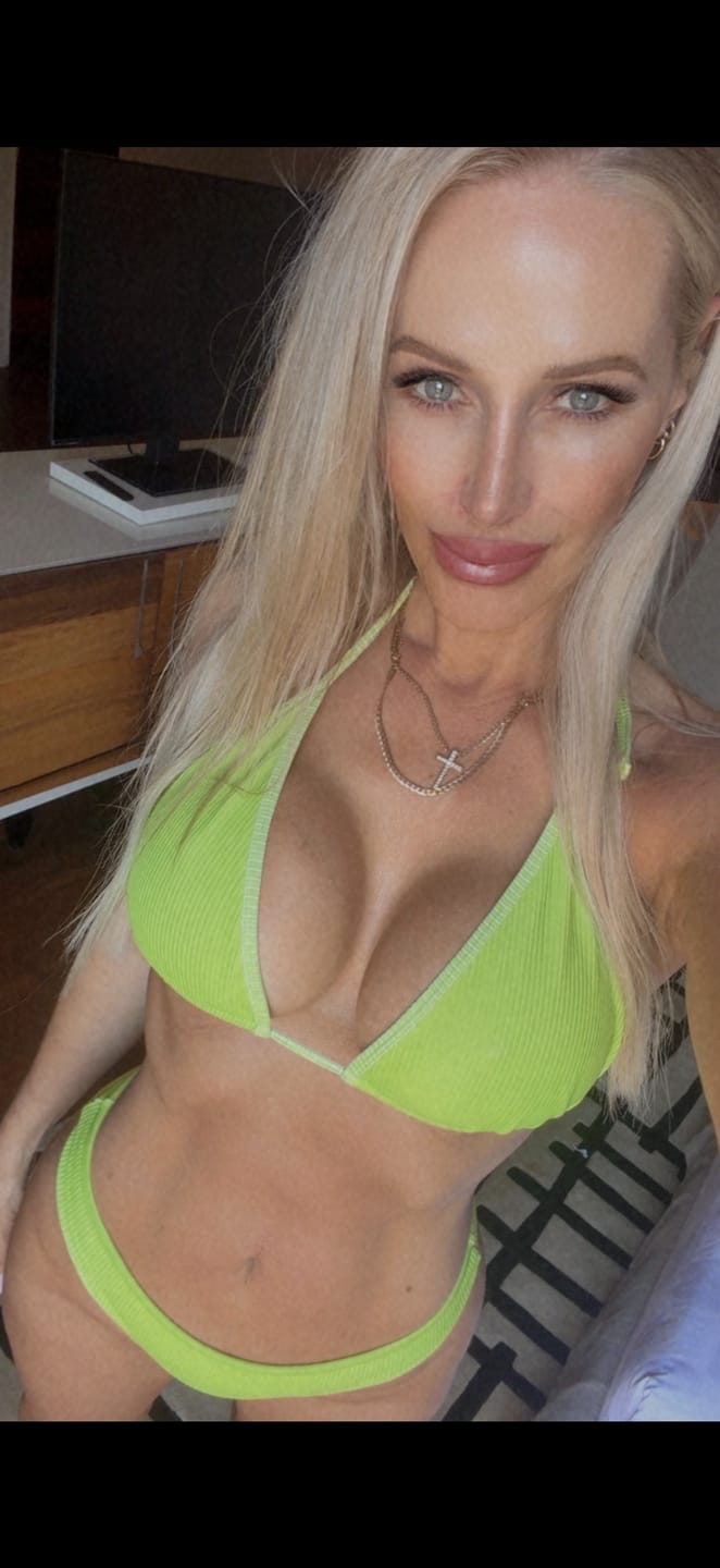 Customer photo review of ZOE BOTTOM - VINTAGE LIME RIB