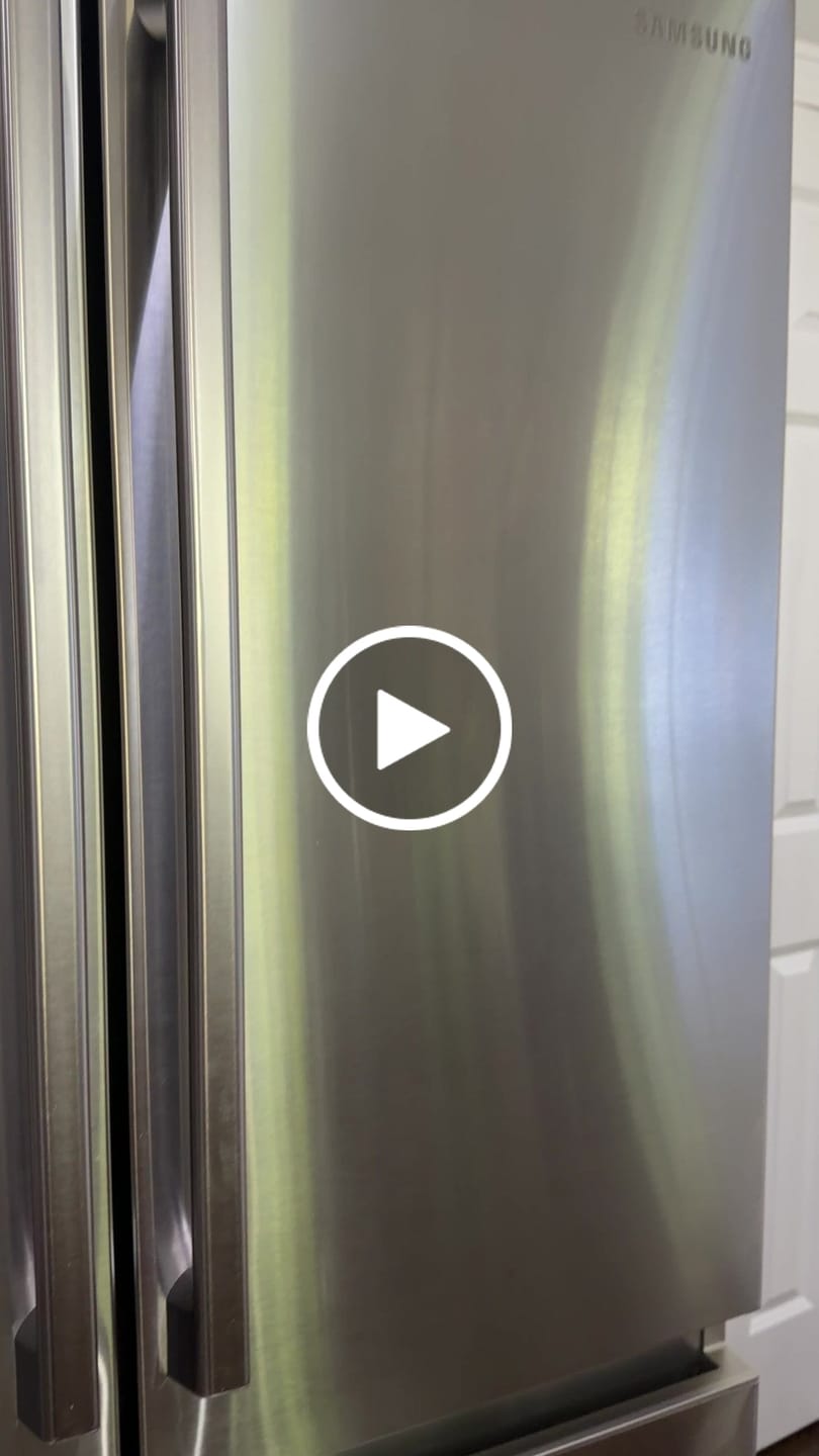 Customer video review of Magicwipe™ XXL Bathroom Drying Cloth (40x60cm)