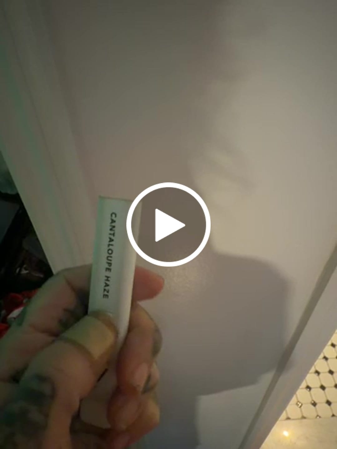 Customer video review of 2g CBD Disposable