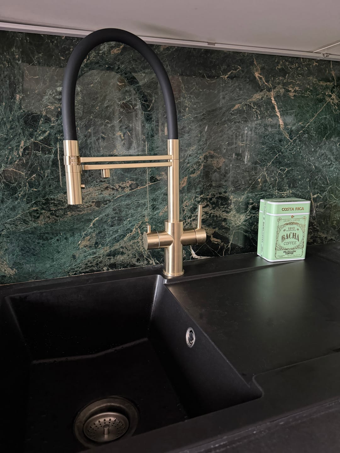 Customer photo review of 5 Way Kitchen Filter Tap in Solid STAINLESS STEEL, with 360° swivel spout and 2-jets removable Spray, Satin Gold PVD / Black