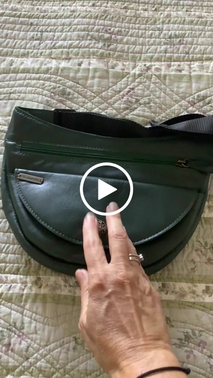 Customer video review of Riñonera Luna "Special Green Luxury" Silver · Piel · Pieza Exclusiva Núm. 18790