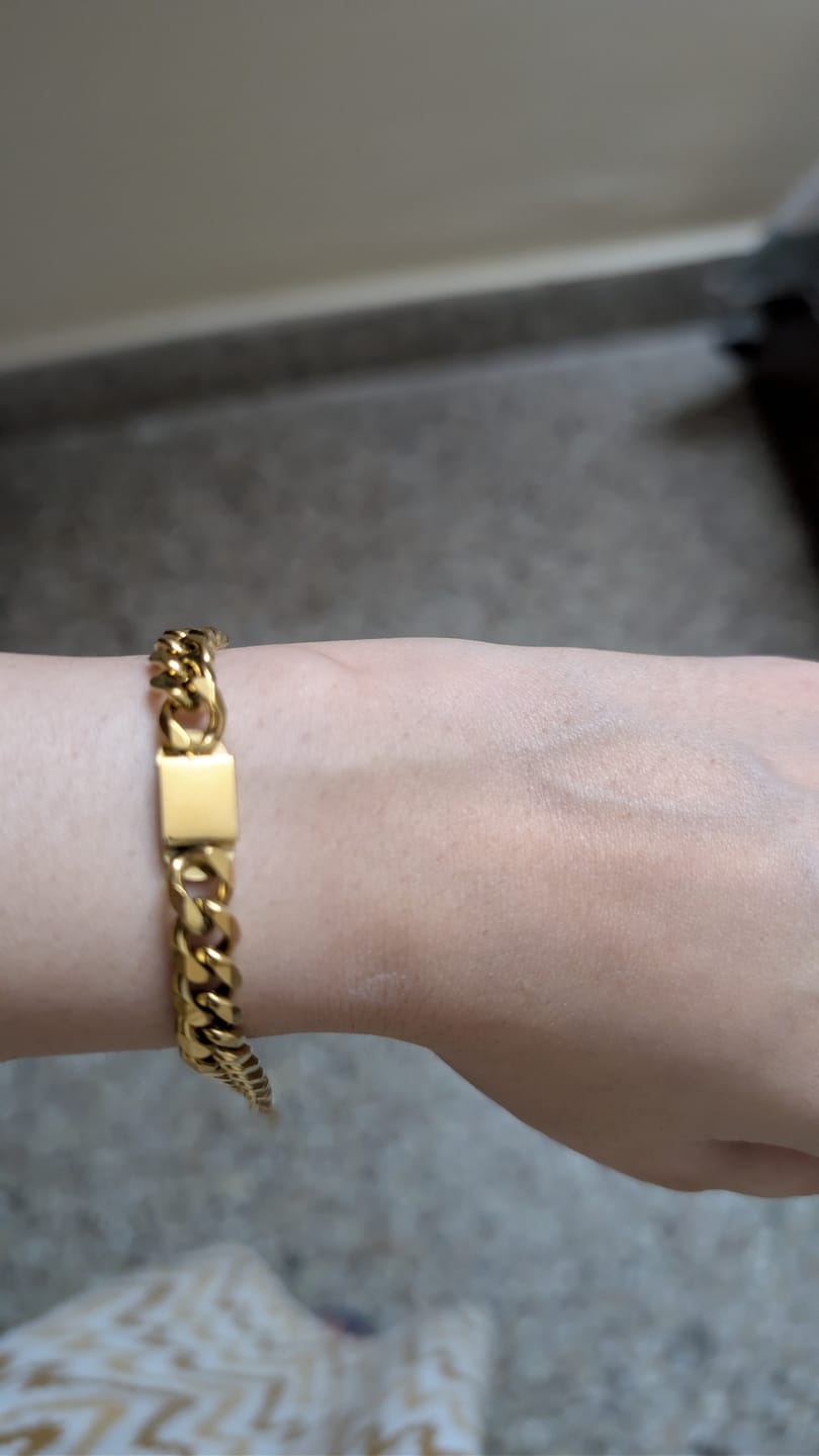Customer photo review of Small Bar Bracelet