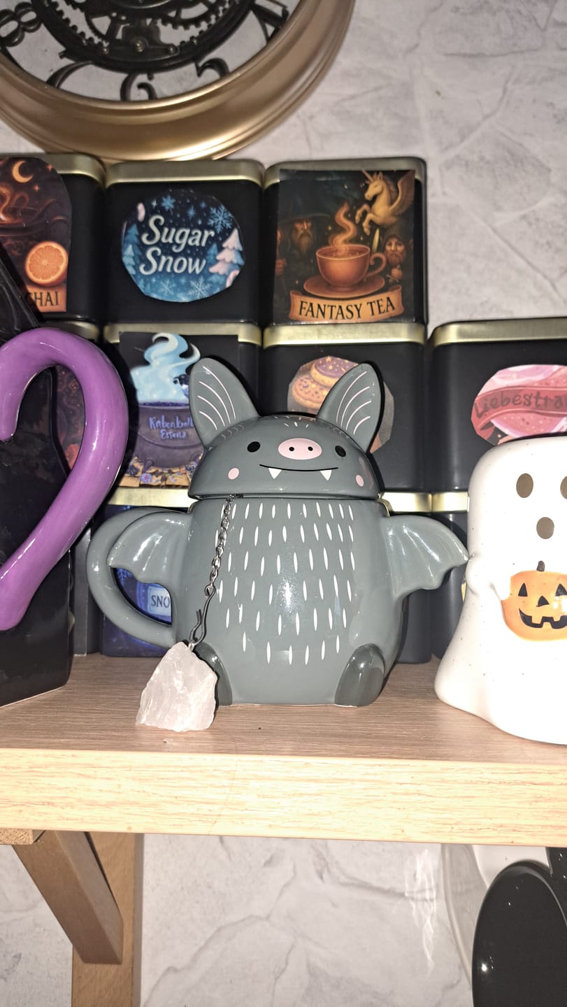 Customer photo review of Fledermaus Tasse mit Deckel – Keramiktasse mit Öhrchen