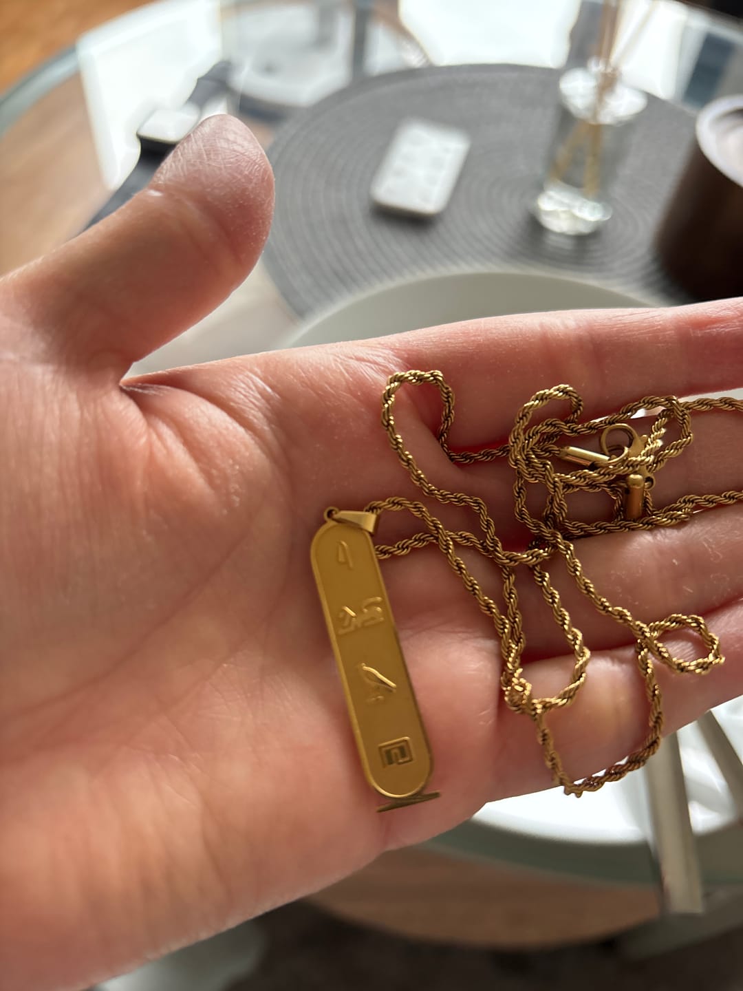 Customer photo review of Collier Personnalisé Hiéroglyphes Égyptiens