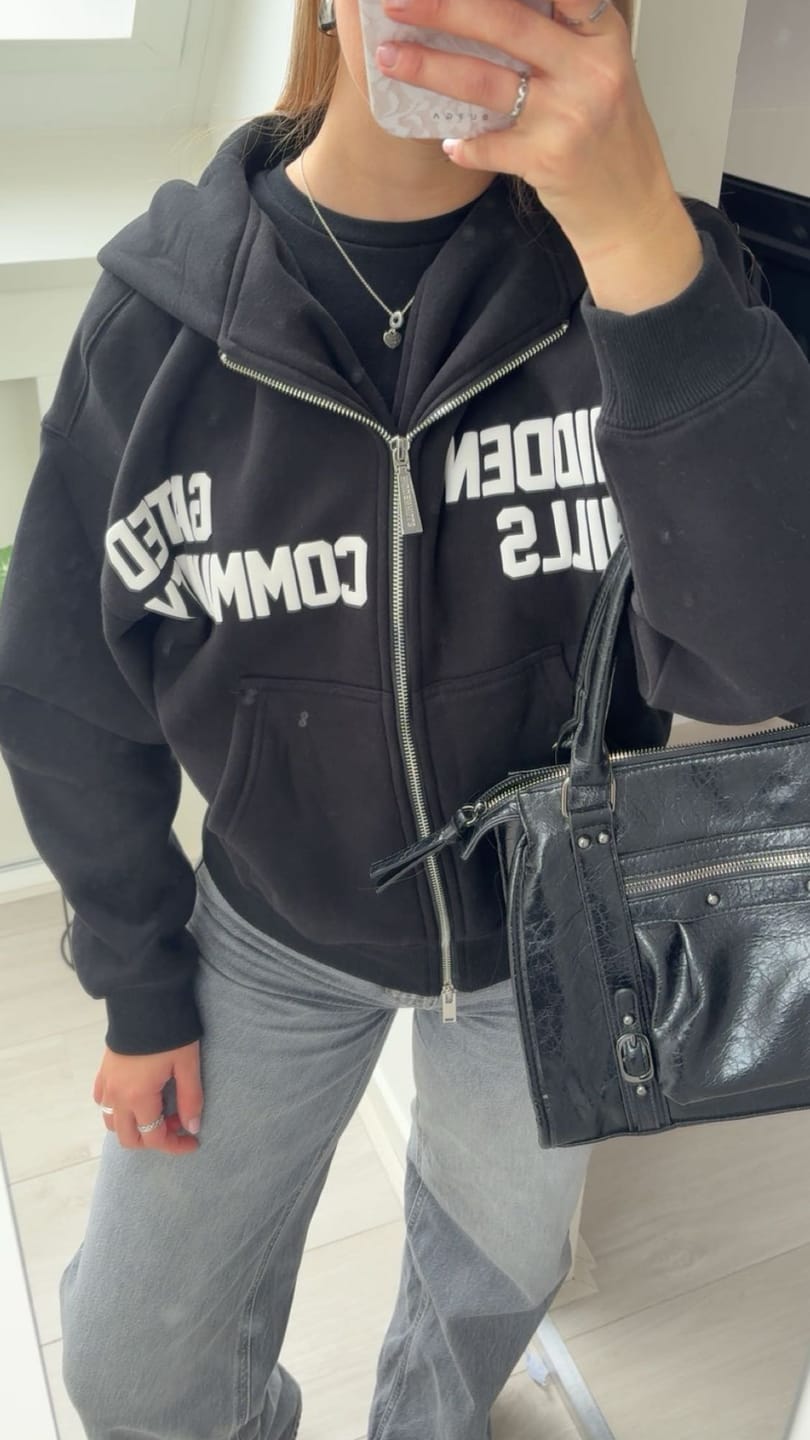 Customer photo review of GATED COMMUNITY ZIP HOODIE BLACK