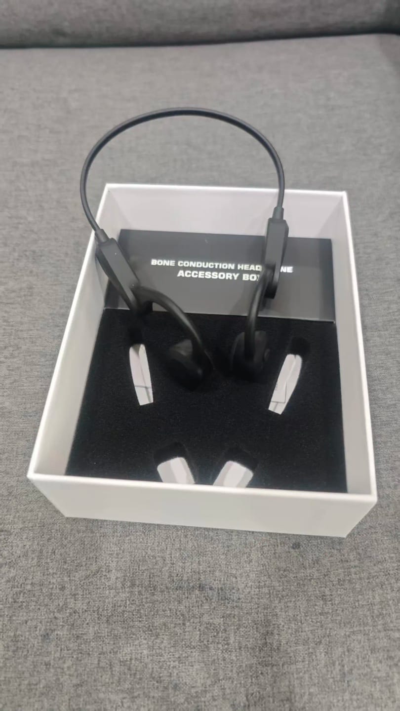Customer photo review of 🔥 Hear Conversations More Clearly – Comfortable Bone-Conduction Hearing Support
