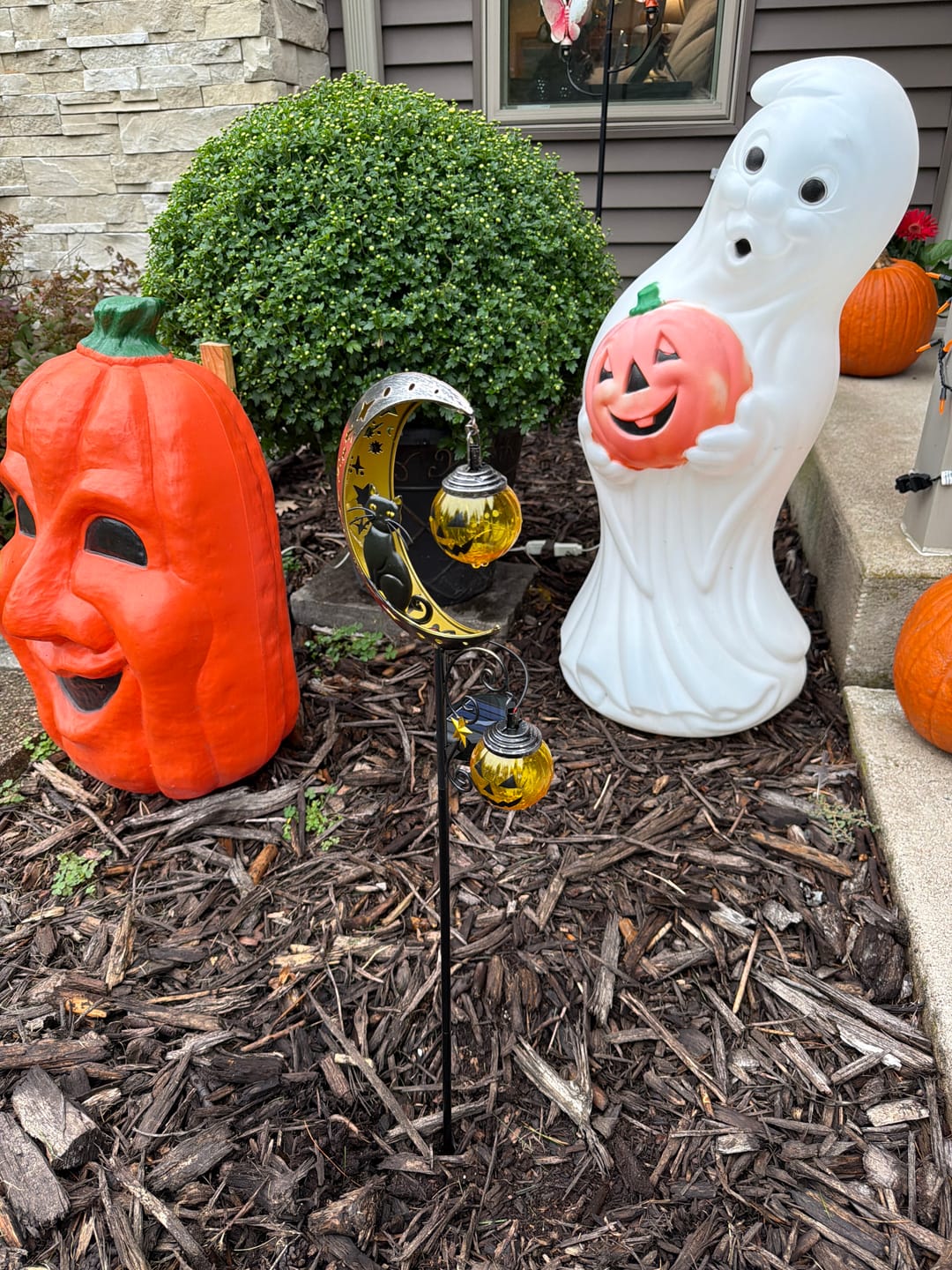 Customer photo review of Halloween Pumpkin Moon Garden Stake Light
