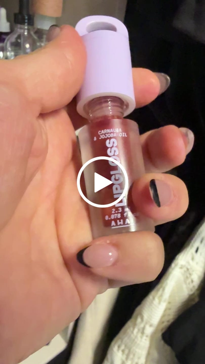 Customer video review of Mini Lipgloss Sacred Icons Kit Edición Limitada