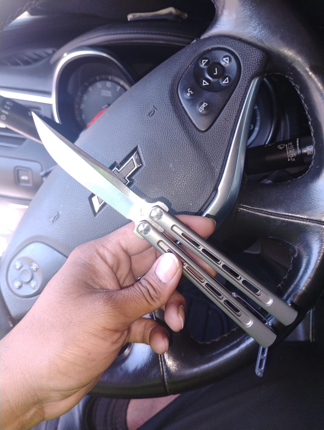 Customer photo review of Roar Smallpox Mini Titanium Alloy Sandwich Handle Stainless Steel 14c28n Blade Bearing Structure