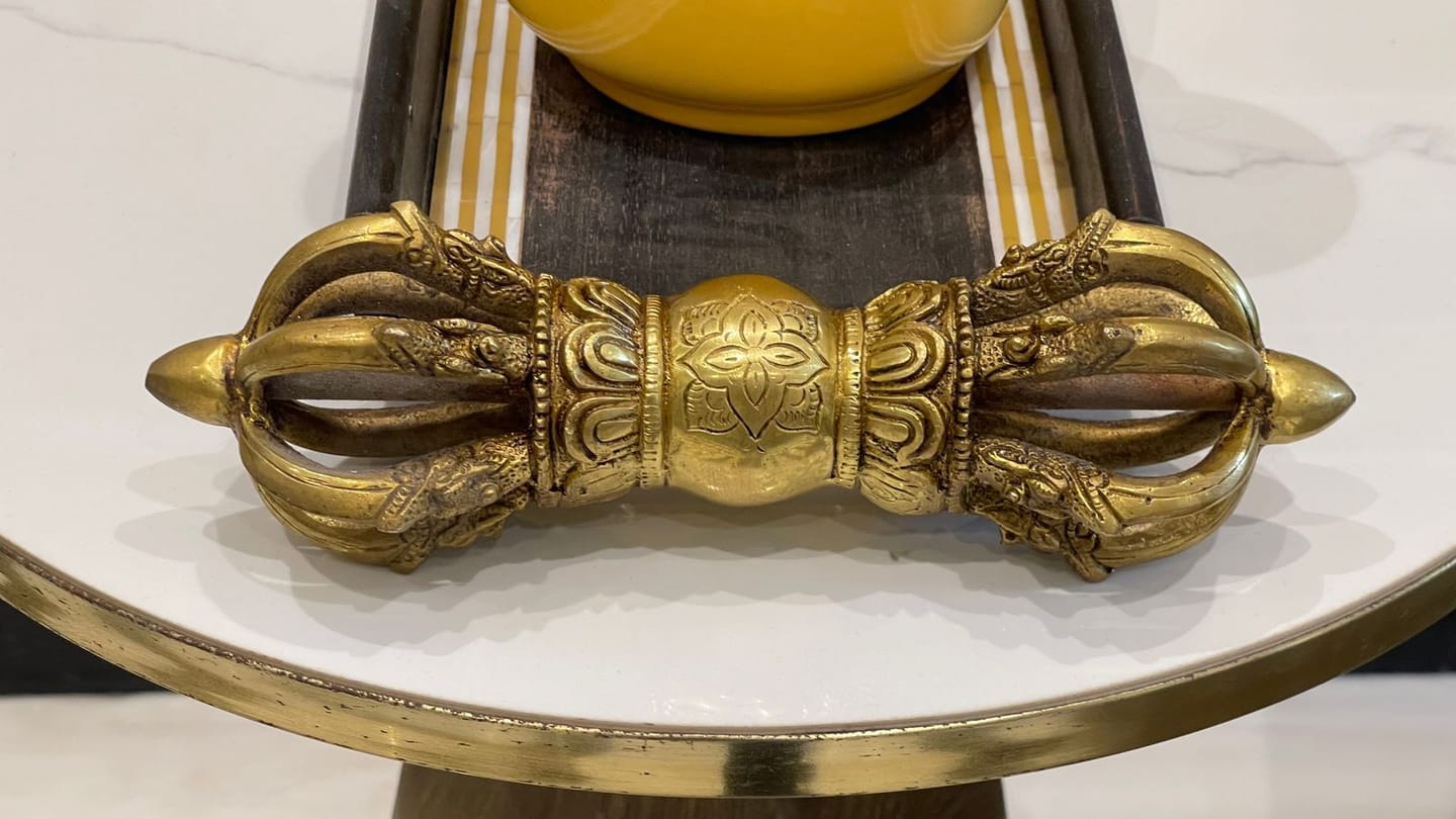 Customer photo review of Pure Brass Vajra Idol Vastu Remedy for Protection, Spiritual Strength and Ritual Energy for Home  | 22 x 6.6 cm | 1.1 kg