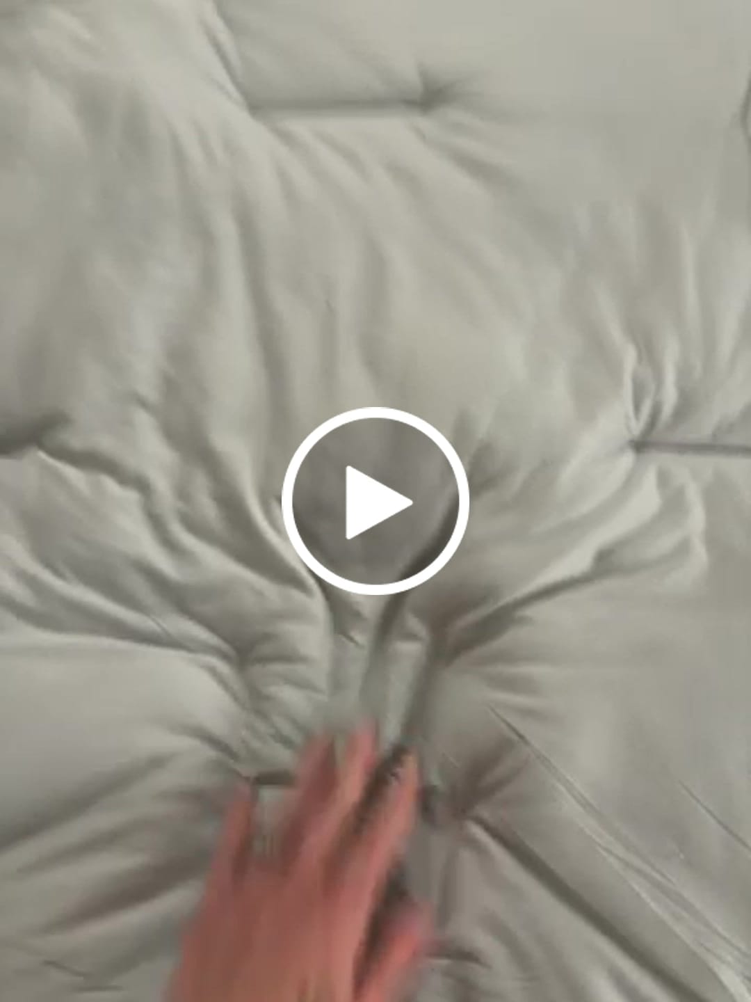 Customer video review of MarshMellow Comforter