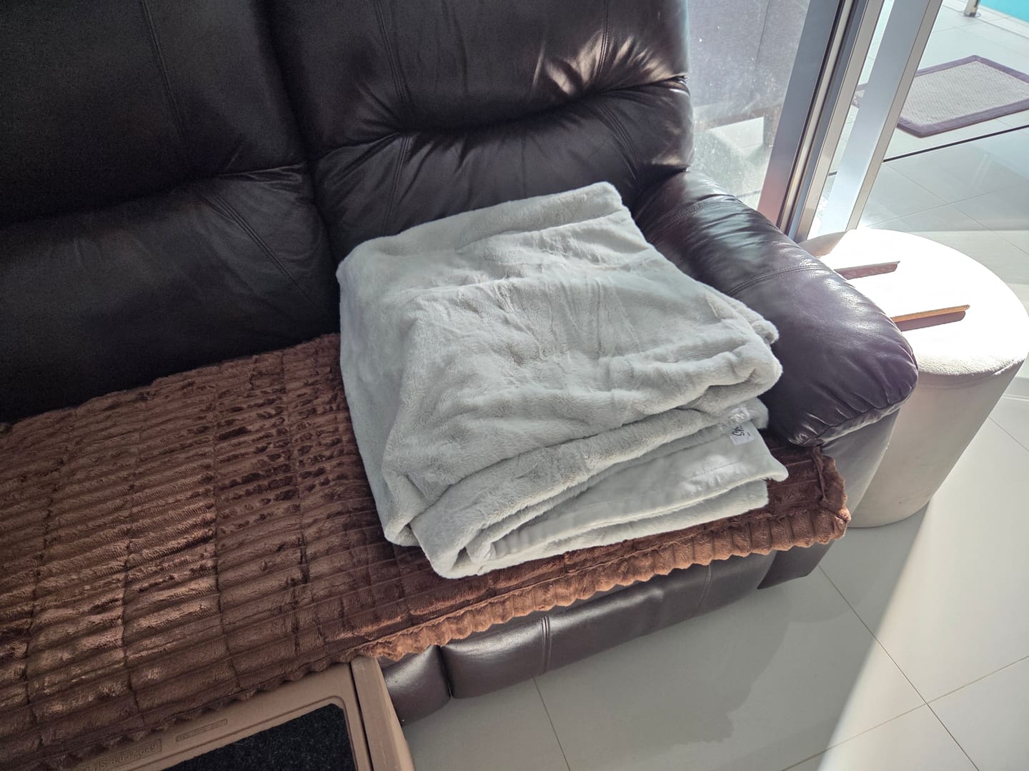 Customer photo review of Furlush Waterproof Splash Blanket™ - Wolf Grey