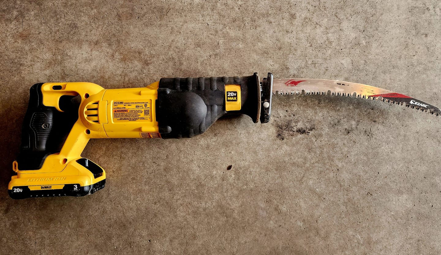 Customer photo review of Tree Trimming/Wood Cutting – ProCut U-Groove Arc Edge Pruning Reciprocating Saw Blade