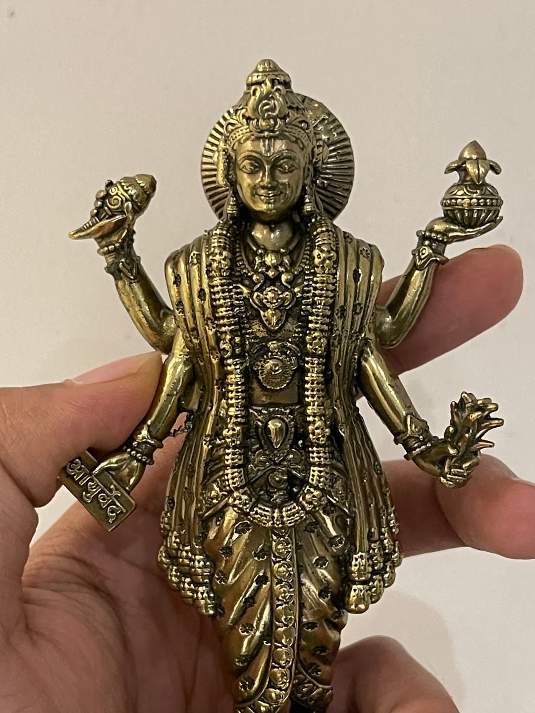Customer photo review of Brass Dhanvantri Idol – Vastu Remedy for Health, Healing & Vitality | East Direction Ayurveda Activator | 6 x 13 cm | 160 g