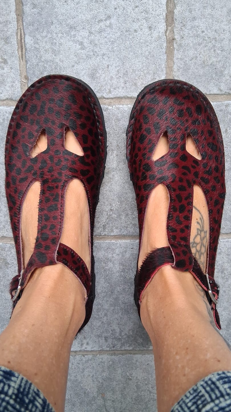 Customer photo review of Ciacola Pony Wine scarpa bassa con occhietti in cavallino bordeaux artigianale toscana
