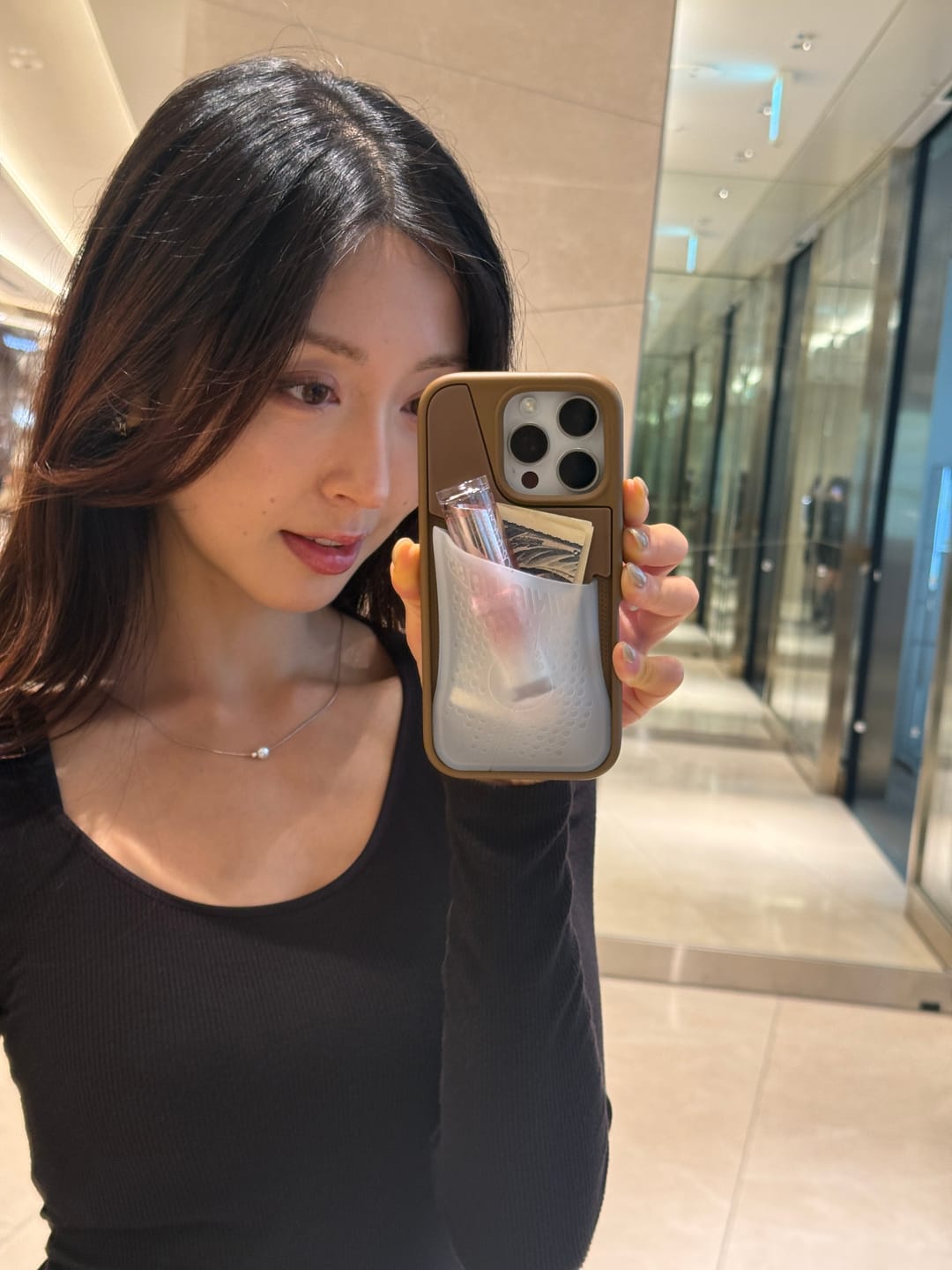 Customer photo review of Flex Pouch - iPhone 16