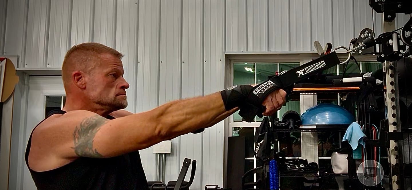 Customer photo review of ANDREONI FOCUS STRAPS ™ - Rope Attachment Alternative for Triceps, Face Pulls and Cable Machine Workouts.