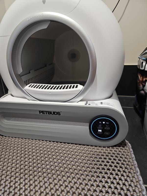 Customer photo review of Petbuds™ Pro 2026 Automatic Self-Cleaning Litter Box
