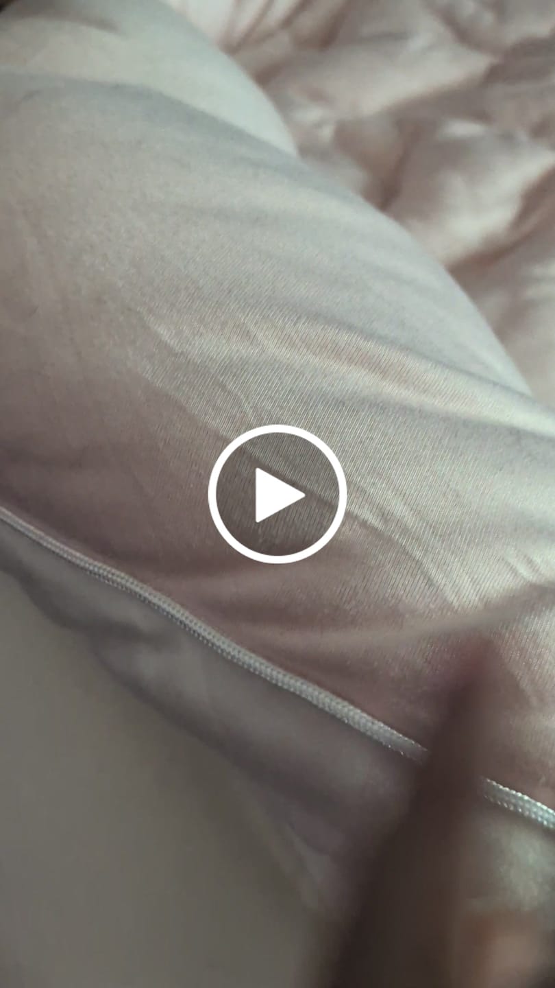 Customer video review of MarshMellow Comforter