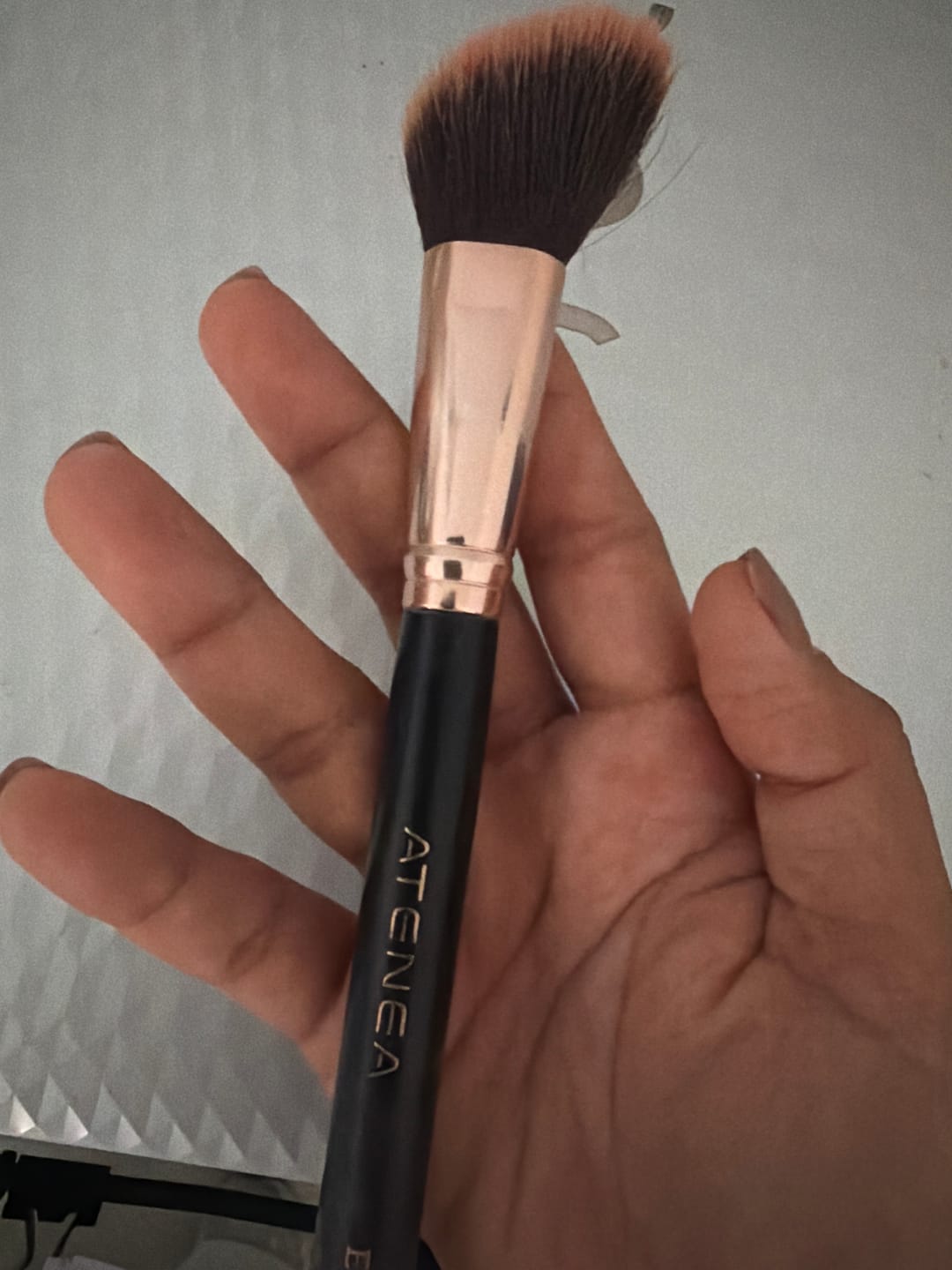 Customer photo review of RUNWAY COLLECTION - JL7 BROCHA PARA CONTORNO/ RUBOR