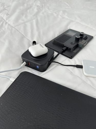 Customer photo review of TravelVolt® GO (5-in-1 Travel Charger)