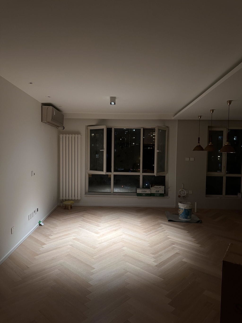 Customer photo review of Angular Steel Spotlight, 24-Degree Beam, 1 to 4 Lights
