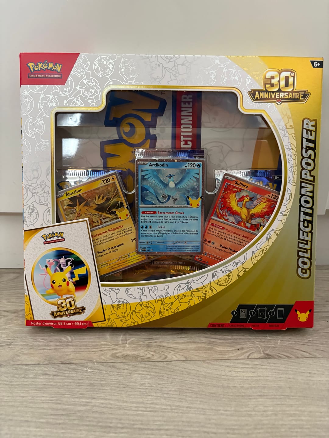 Customer photo review of Pokémon - Collection Poster 30ème Anniversaire - FR