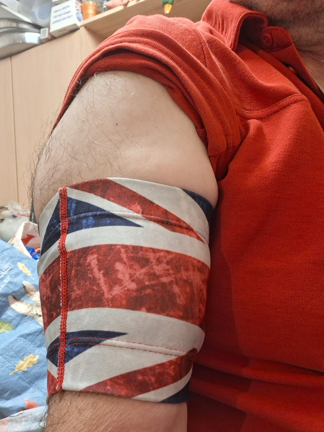 Customer photo review of Protect and keep safe your glucose sensor and pod with our Dia-Band armband - PRINTED FLAGS