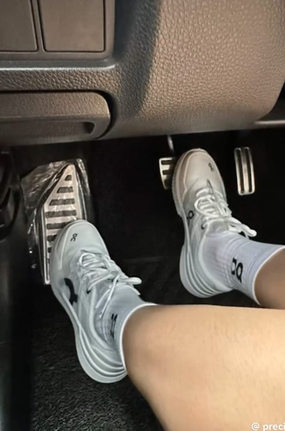 Customer photo review of Roger Pro 2 All White - RPW