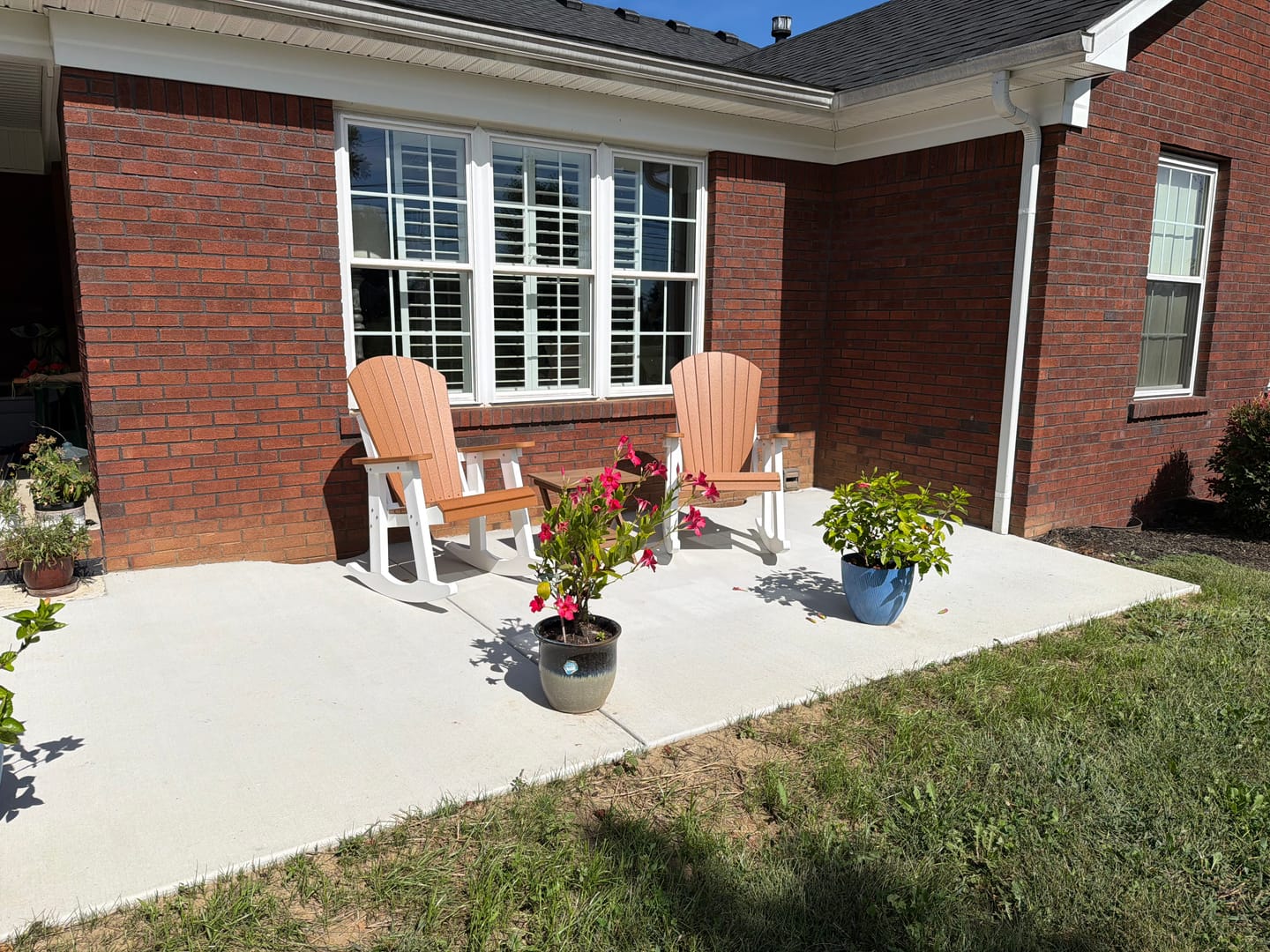 Customer photo review of DURAWEATHER POLY® Adirondack Porch Rocker Lakeside