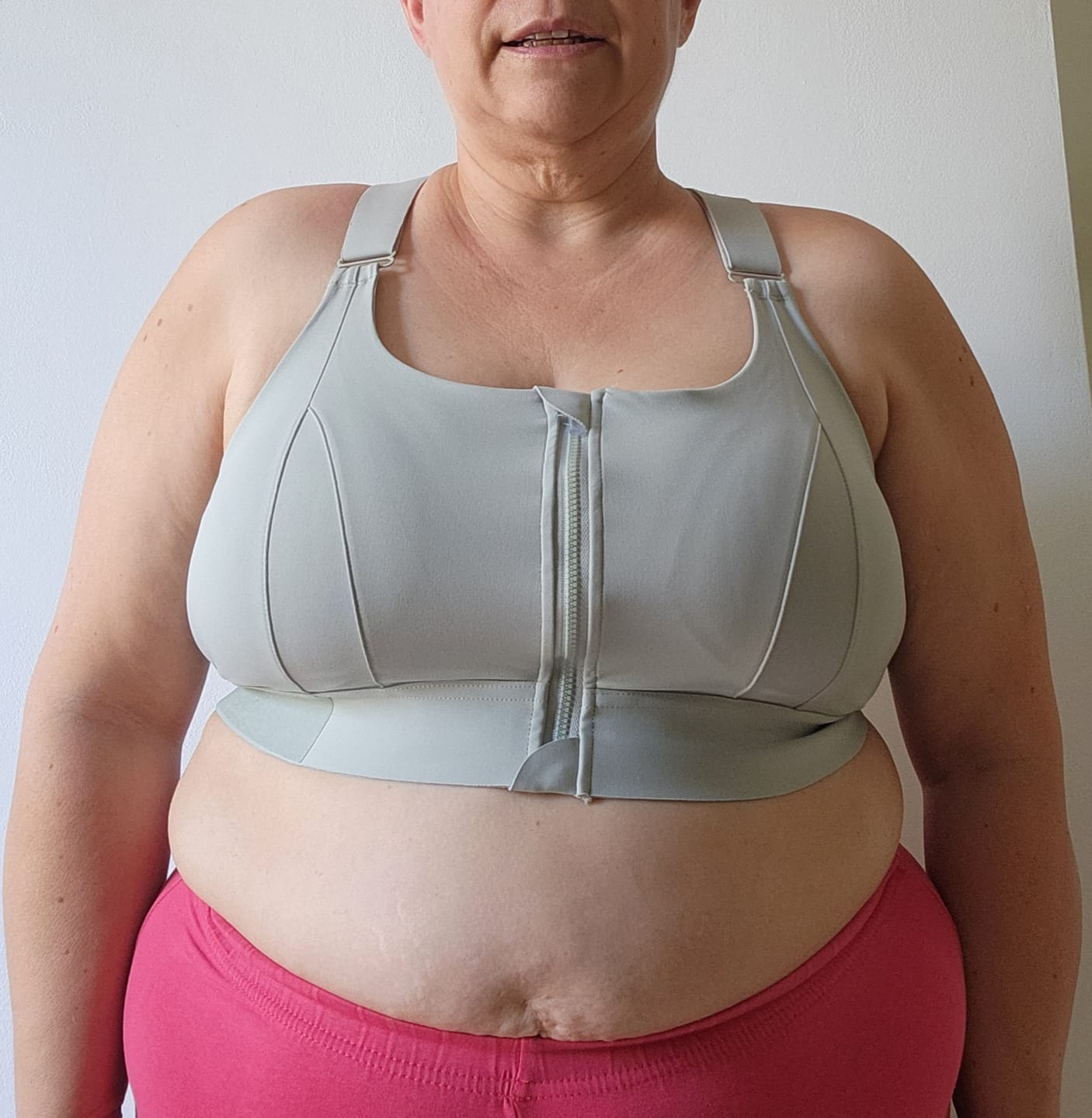 Customer photo review of BRASSIÈRE IMPACT HAUTE INTENSITÉ • FORTES POITRINES