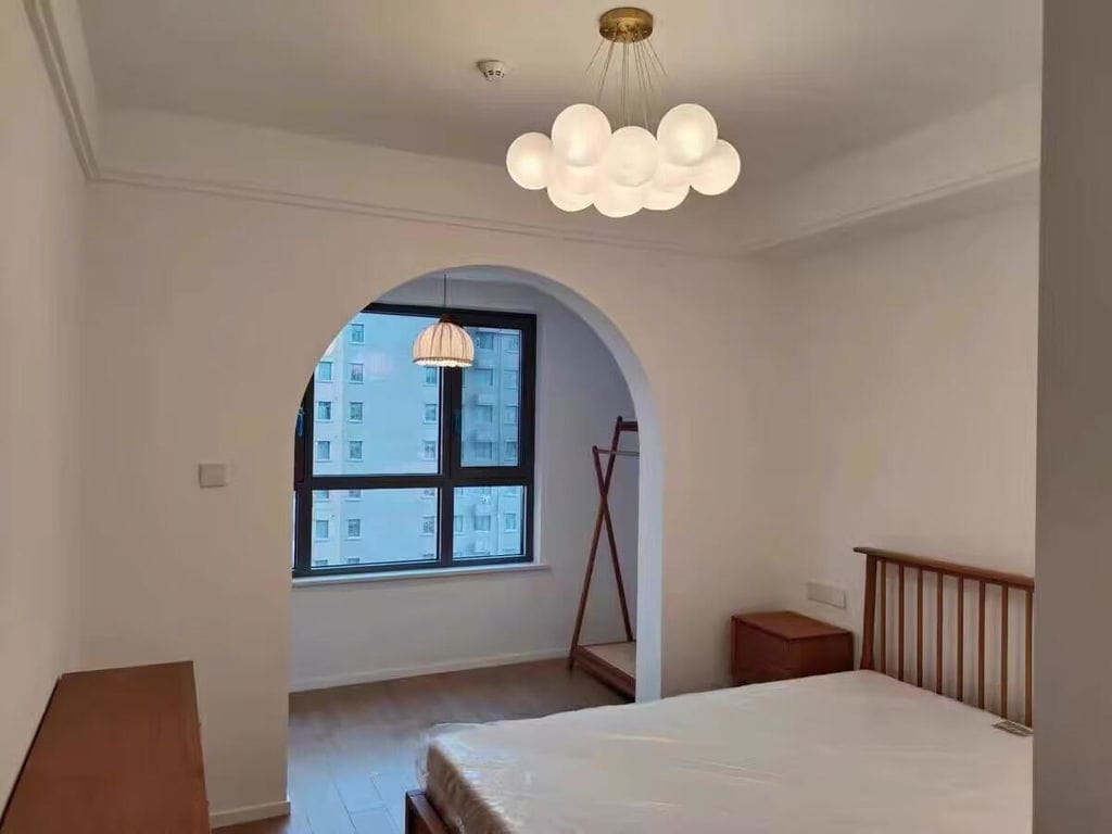 Customer photo review of Frosted Glass Cluster Chandelier, Gold Frame, 7 to 19 Globes