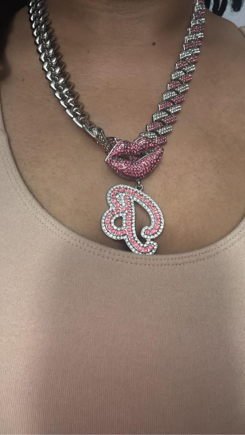 Customer photo review of LUXIIVA® LIPS INITIAL PENDANT(Ready to Ship)
